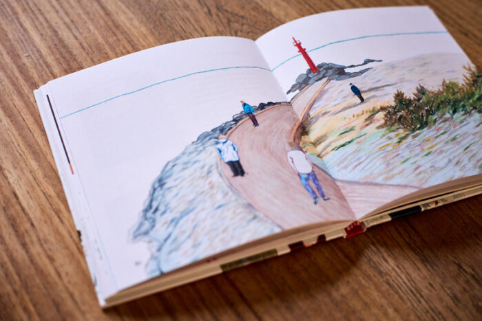 afbeelding uit het binnenwerk van het boek Trek je de volgende keer een jurkje aan - strandwandeling